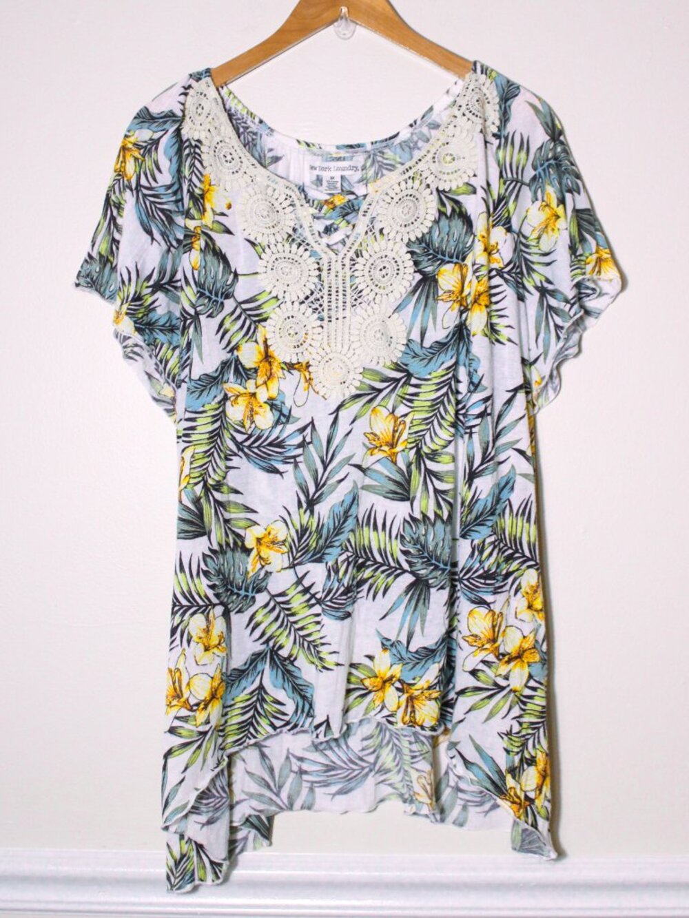 New York Laundry Lace Detail Tropical Floral Top Size 3X
